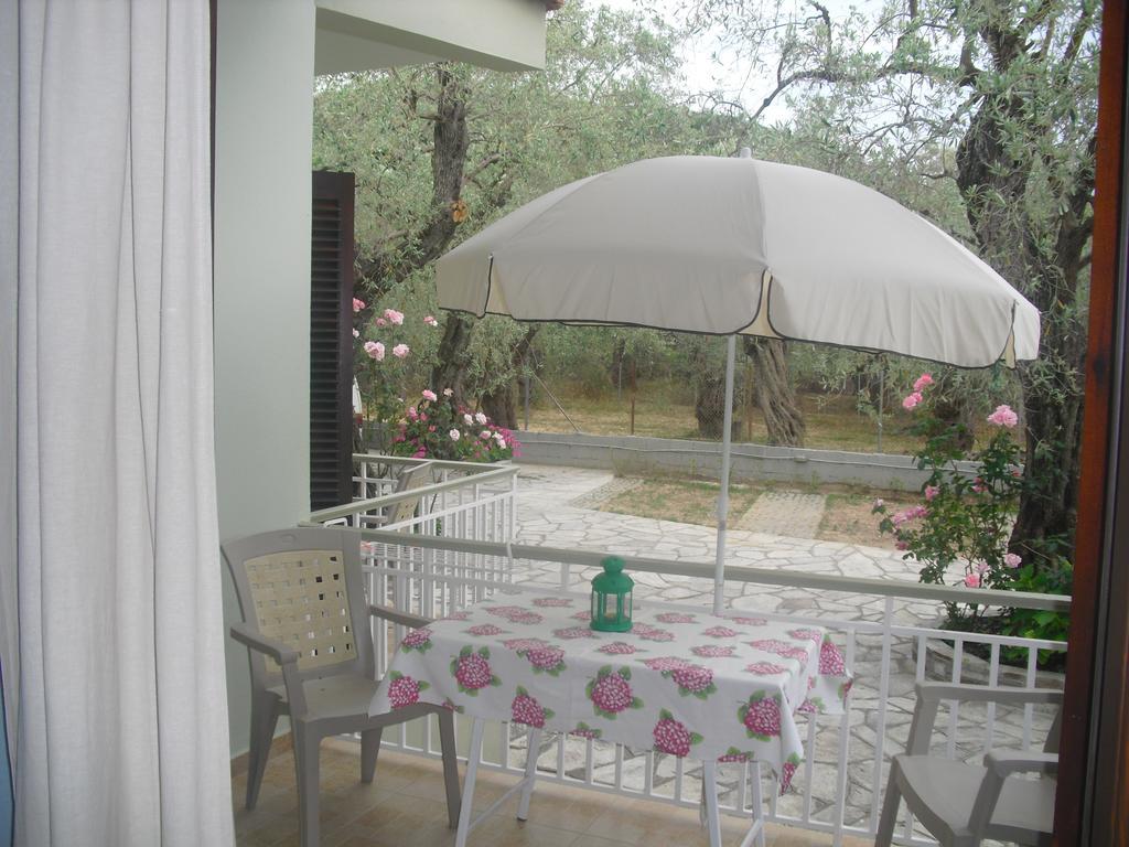 Guesthouse Irene Áfissos Zimmer foto